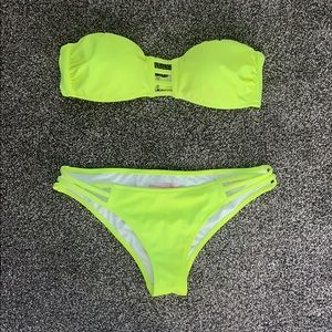 Victoria’s Secret bikini